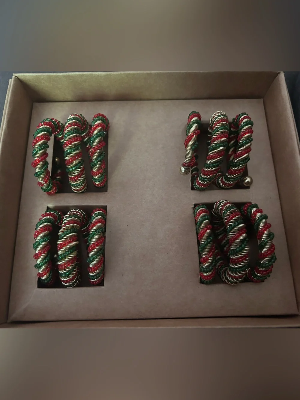 Red/Green Christmas Spiral Napkin Rings Beaded Set of 4 Brand New Made in India